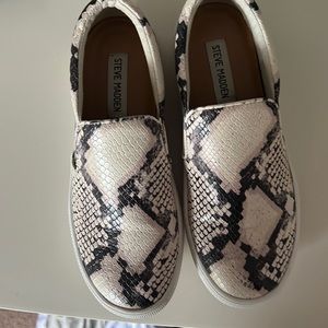 Steve Madden Girls Natural Snake Slip-On Sneakers!